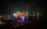 جزيرة المرجان استقبلت العام الجديد بأضخم عروض للألعاب النارية 