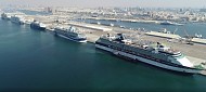 ميناء راشد يحتضن 5 سفن سياحية فاخرة في يوم واحد